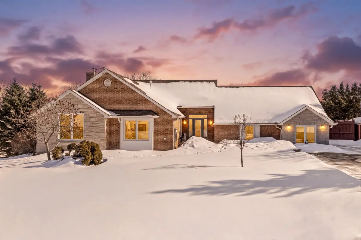 10 Kildare DR, Erin, ON N0B 1T0