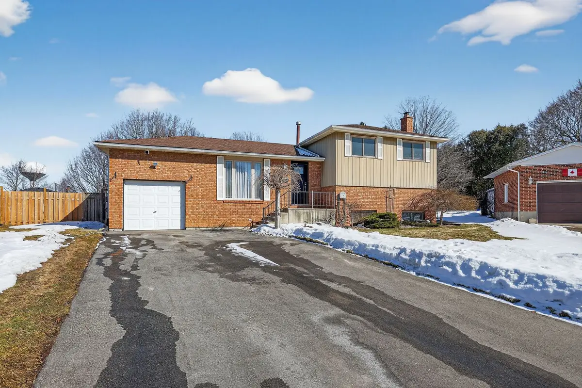 14 Linden PL, Ingersoll, ON N5C 3S7