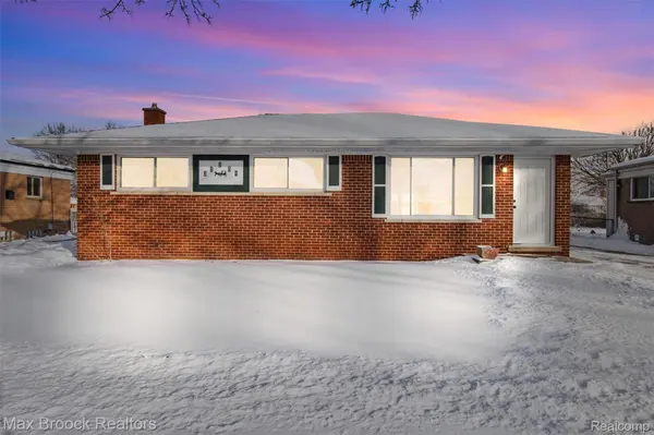 31358 Iroquois DR, Warren, MI 48088