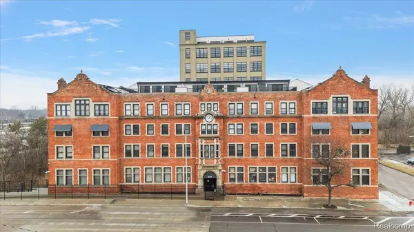 6533 E Jefferson AVE #329, Detroit, MI 48207