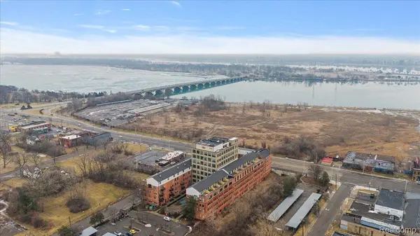 6533 E Jefferson AVE #329, Detroit, MI 48207