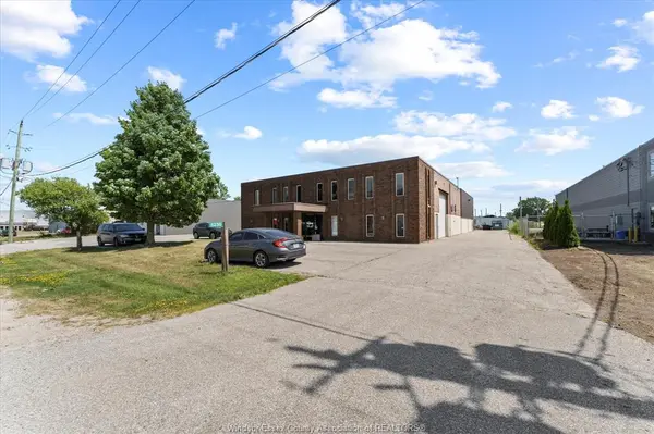 5230 BURKE Street, Tecumseh, ON N9A 6J3
