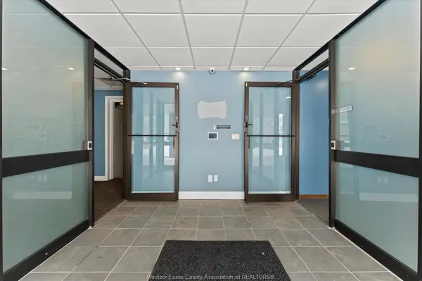 5230 BURKE Street, Tecumseh, ON N9A 6J3