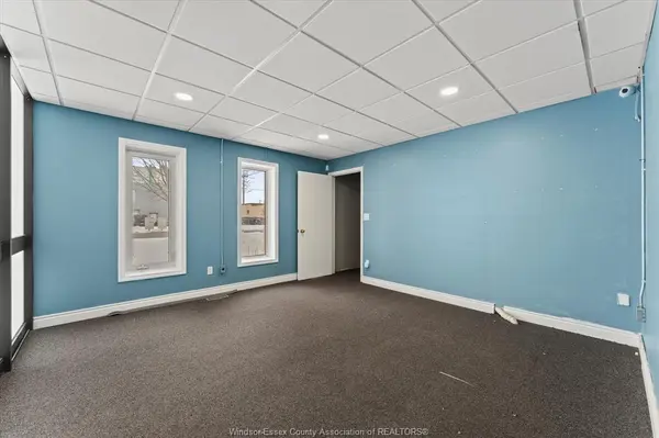 5230 BURKE Street, Tecumseh, ON N9A 6J3