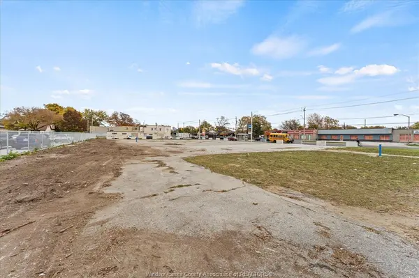 2410-12-16-88 TECUMSEH Road West, Windsor, ON N9B 1W3