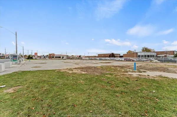2410-12-16-88 TECUMSEH Road West, Windsor, ON N9B 1W3