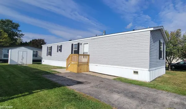 48575 Sandifer CT, Shelby Twp, MI 48317