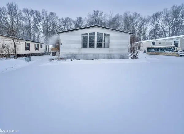 443 Brookhollow DR, Oxford, MI 48471