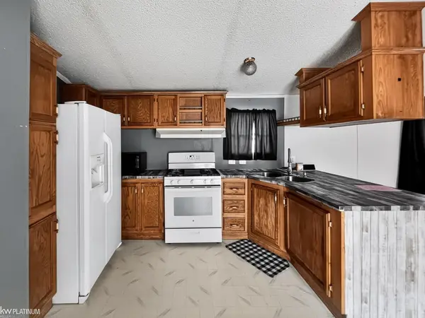 45130 Sheri DR, Sterling Heights, MI 48044