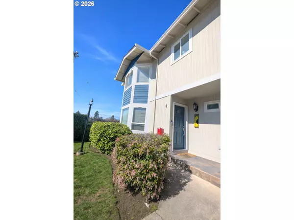 Roseburg, OR 97470,202 NE RIFLE RANGE ST #6
