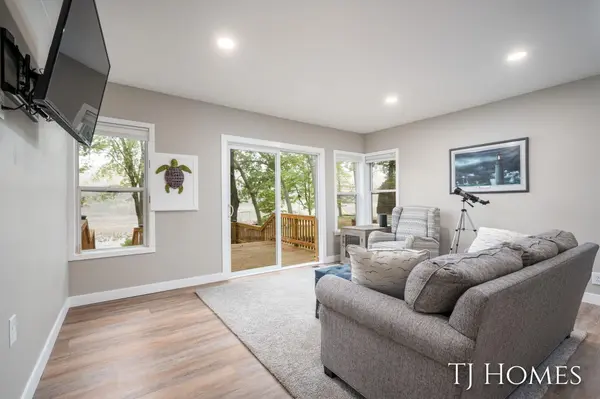 6048 Stewart Woods DR, Baltimore Twp, MI 49046