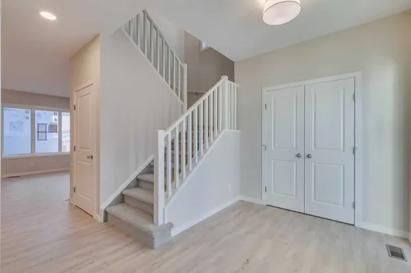 82 Alpine Common SW, Calgary, AB T2Y0M8