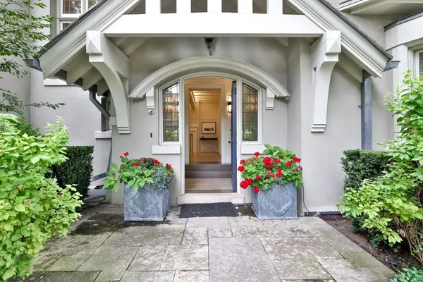 30 Whitney AVE, Toronto C09, ON M4W 2A8