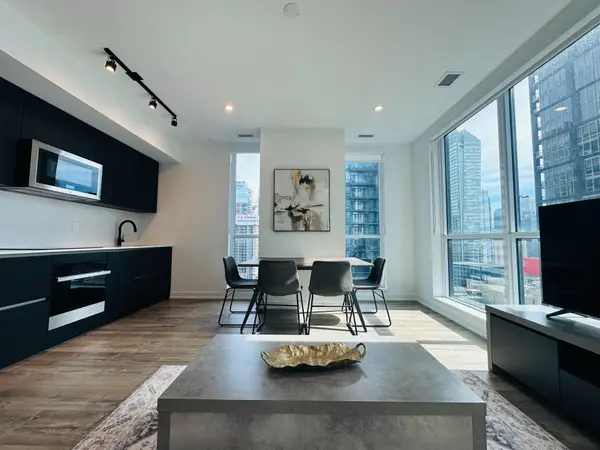 327 King ST W #2602, Toronto C01, ON M5V 0W7