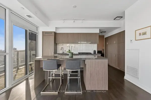 501 St. Clair AVE #1105, Toronto C02, ON M5P 0A2