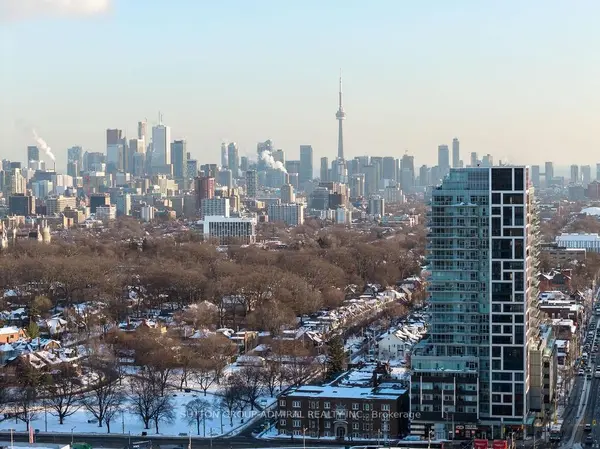 501 St. Clair AVE #1105, Toronto C02, ON M5P 0A2