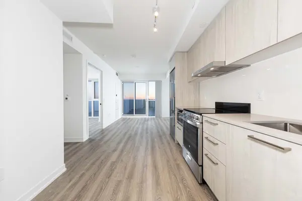 195 Commerce ST #3309, Vaughan, ON L4K 0P9