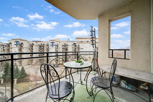 1 Maison Parc CT #609, Vaughan, ON L4J 9K1