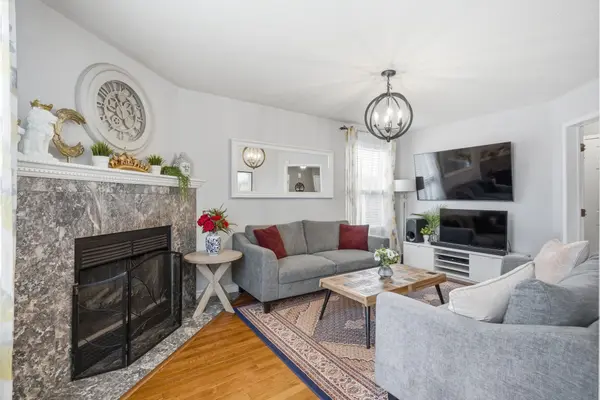 9 Grasett CRES, Barrie, ON L4N 6Z8