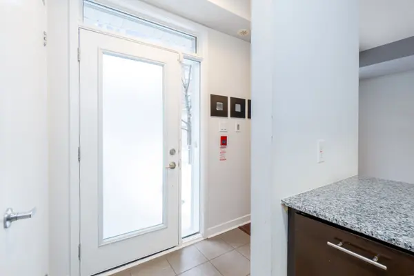 370 Square One DR #7, Mississauga, ON L5B 0E6