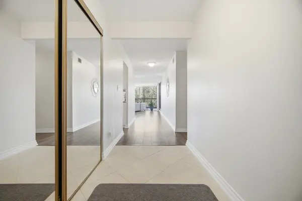 2000 Islington AVE #308, Toronto W09, ON M9P 3S7