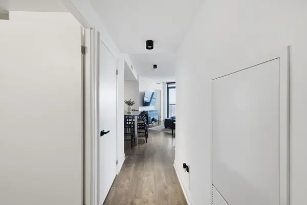 30 Gibbs RD #1907, Toronto W08, ON M9B 0E4
