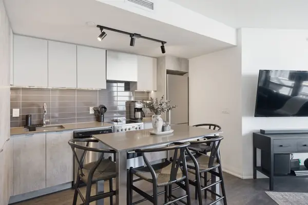 30 Gibbs RD #1907, Toronto W08, ON M9B 0E4