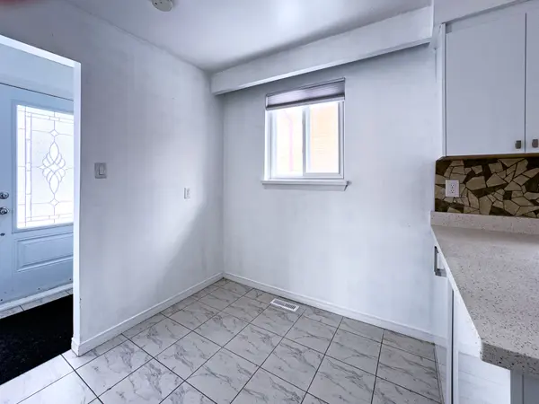 3240 Trisha Downs, Mississauga, ON L5A 2A7