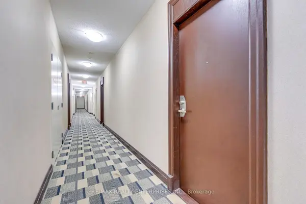 208 Enfield PL #3302, Mississauga, ON L5B 0G8