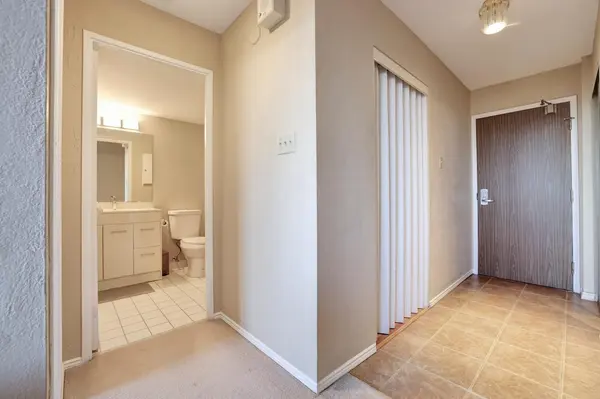 1110 Walden CIR #501, Mississauga, ON L5J 4R3