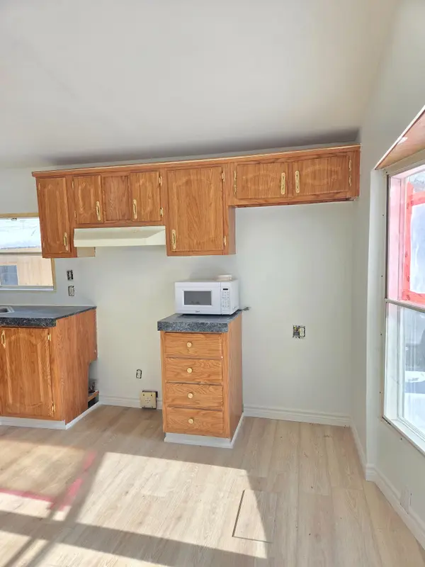 15 Taylor ST, Rideau Lakes, ON K0G 1E0