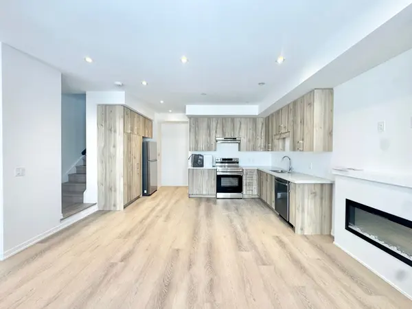 39 Kingbird Common, Cambridge, ON N1R 5S2