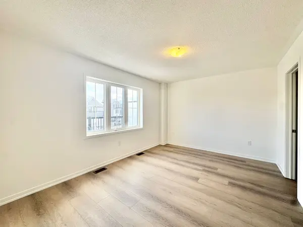 39 Kingbird Common, Cambridge, ON N1R 5S2