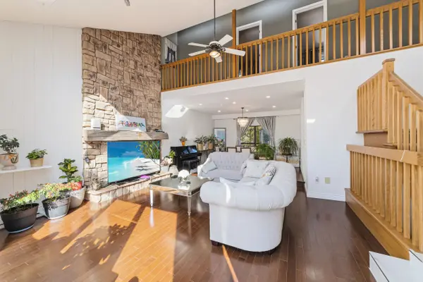 39 Templer DR, Hamilton, ON L9G 3X7