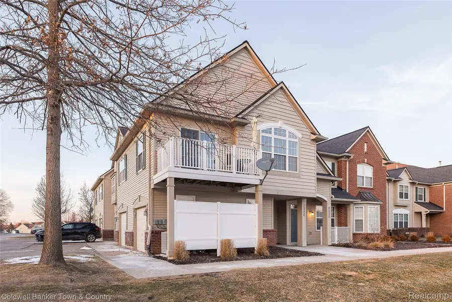 4324 Hampton Ridge BLVD, Genoa Township, MI 48843