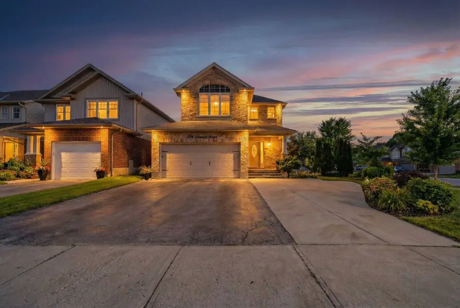 224 Fleming RD, Guelph, ON N1E 0K7