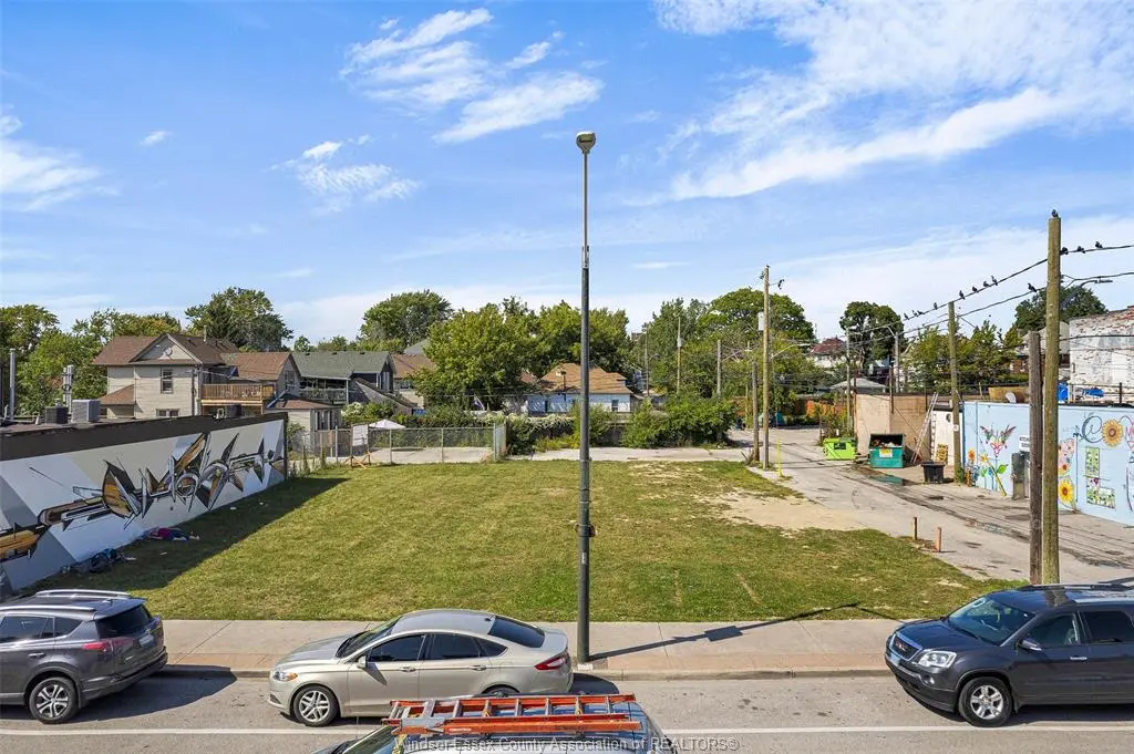 934-938 WYANDOTTE Street East, Windsor, ON N9A 3J8