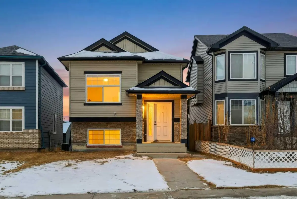 81 Saddlemont RD NE, Calgary, AB T3J 5E4
