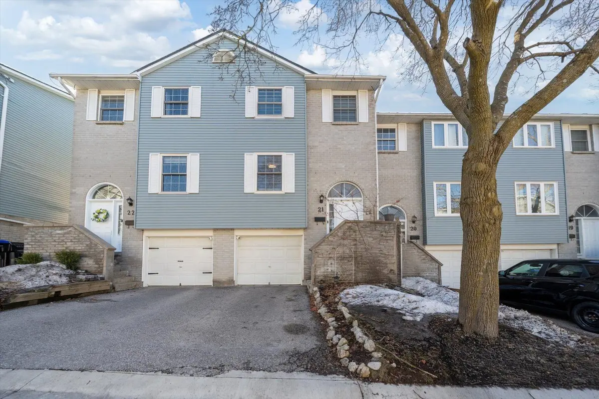 21 Harmony CIR #21, Bradford West Gwillimbury, ON L3Z 2T7