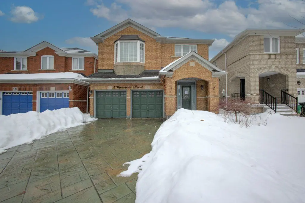 8 Waterdale RD, Brampton, ON L7A 1S7
