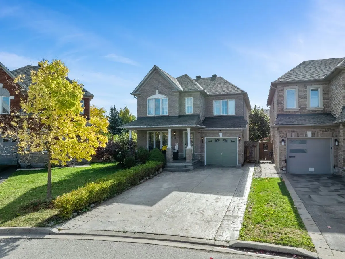 2182 Meadowglen DR, Oakville, ON L6M 4C9