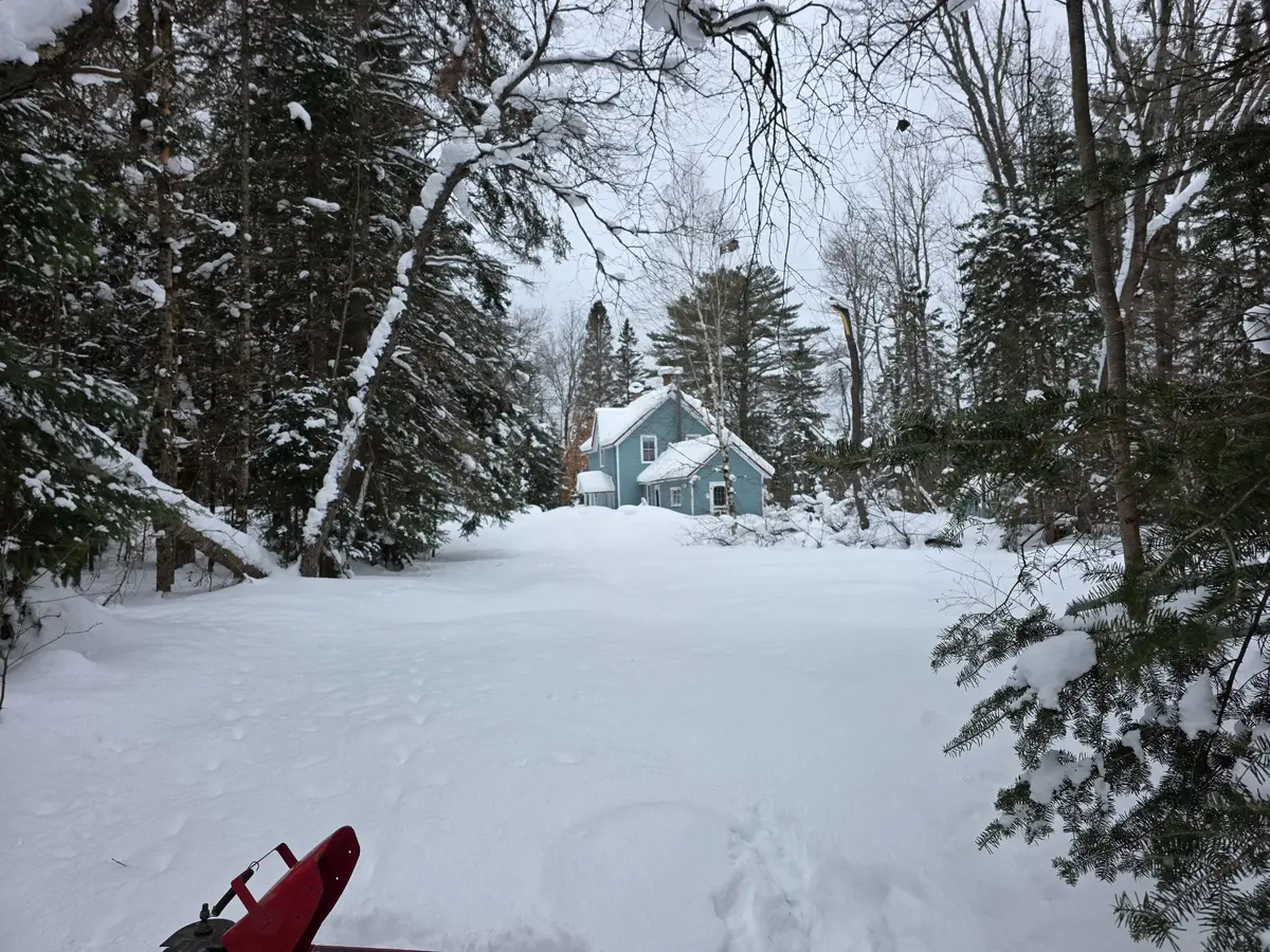 231 KAY RD W, Huntsville, ON P0B 1L0