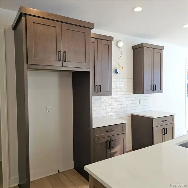 50797 Mistwood DR, Macomb Township, MI 48042