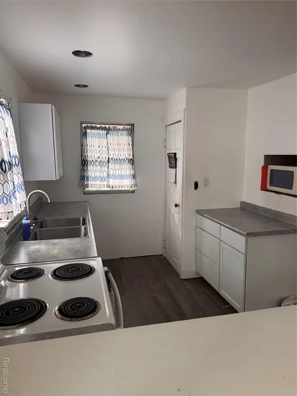 5032 Brady ST, Swartz Creek, MI 48473