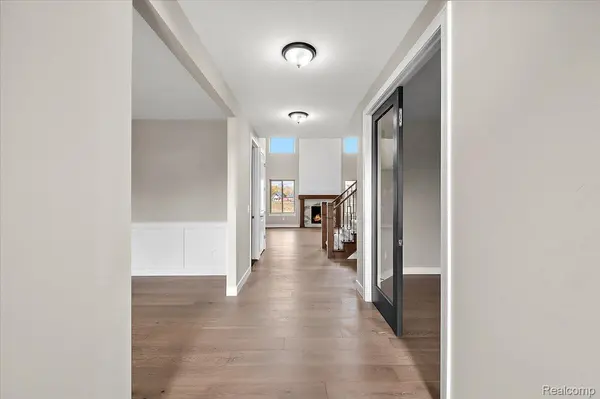 50437 MISTWOOD DR, Macomb Township, MI 48042