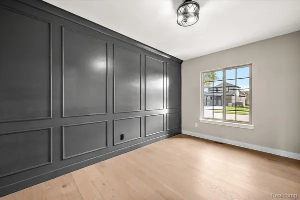 50437 MISTWOOD DR, Macomb Township, MI 48042