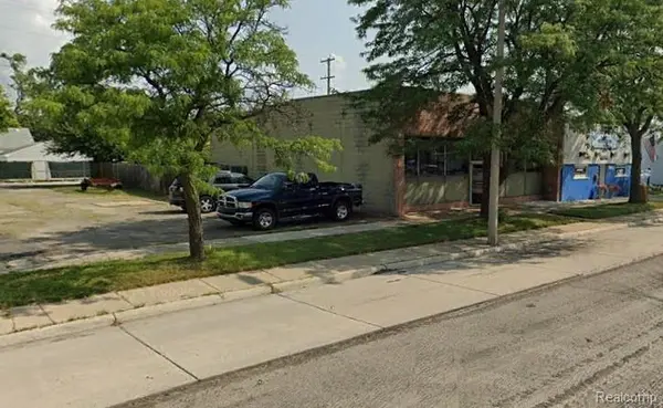 1814 Eureka RD, Wyandotte, MI 48192