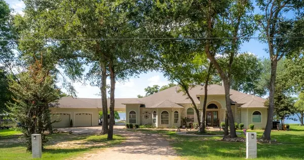 405 Lcr 737, Thornton, TX 76687