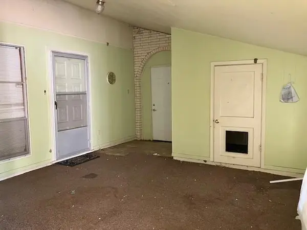 701 W 9th, Clarksville, TX 75426