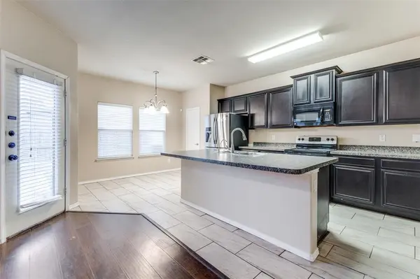 2217 Stonebrook Lane, Mesquite, TX 75181